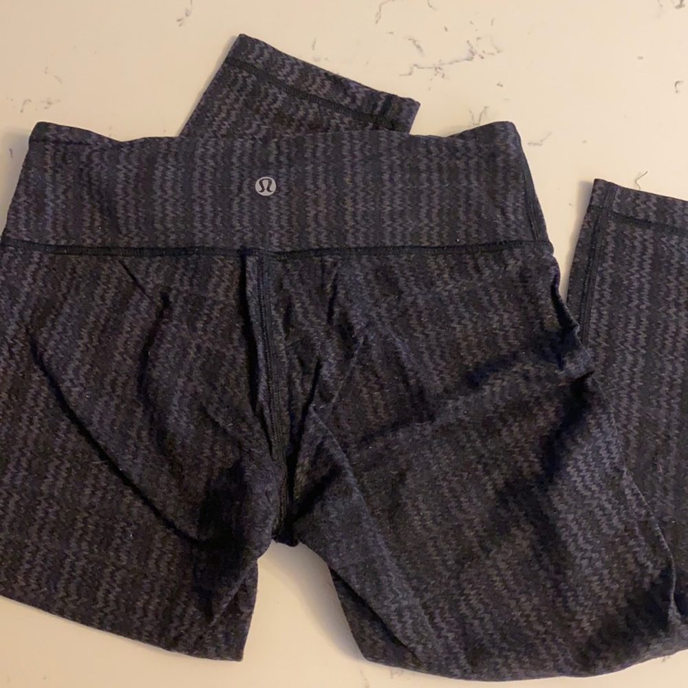 Low Rise Lululemon Cropped Leggings